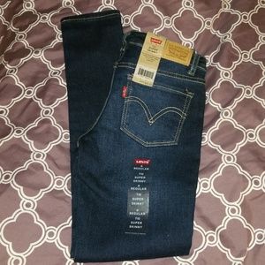*LEVI'S SUPER SKINNY
